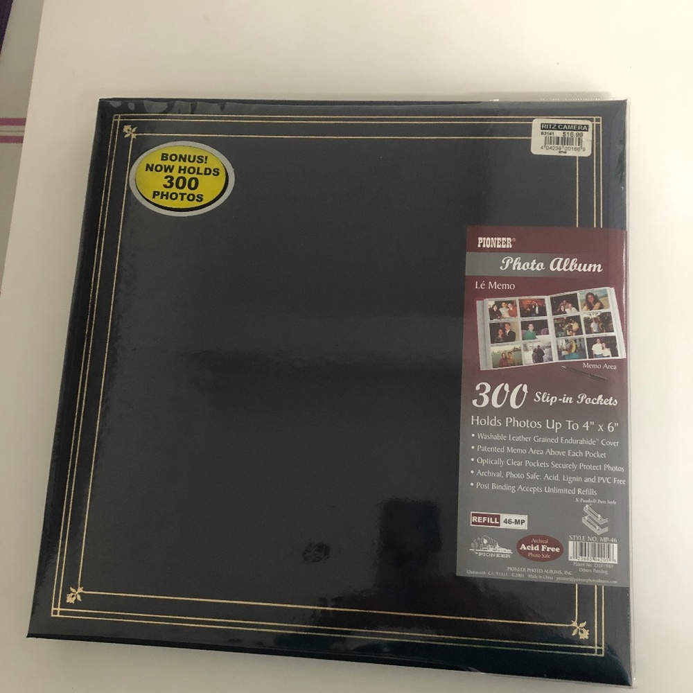 Photo album - navy washable leather grained expandable; 30 refill pages included